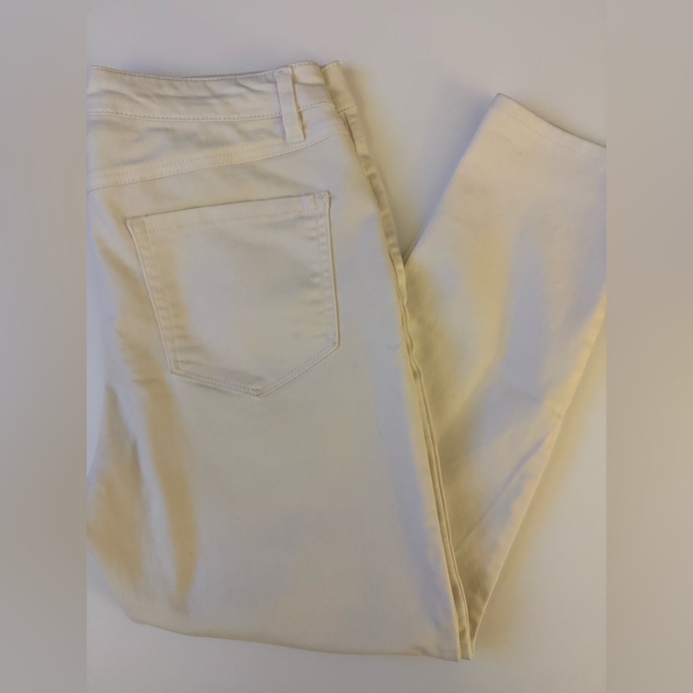 🔥HOT DEAL🔥d. jeans White Pants